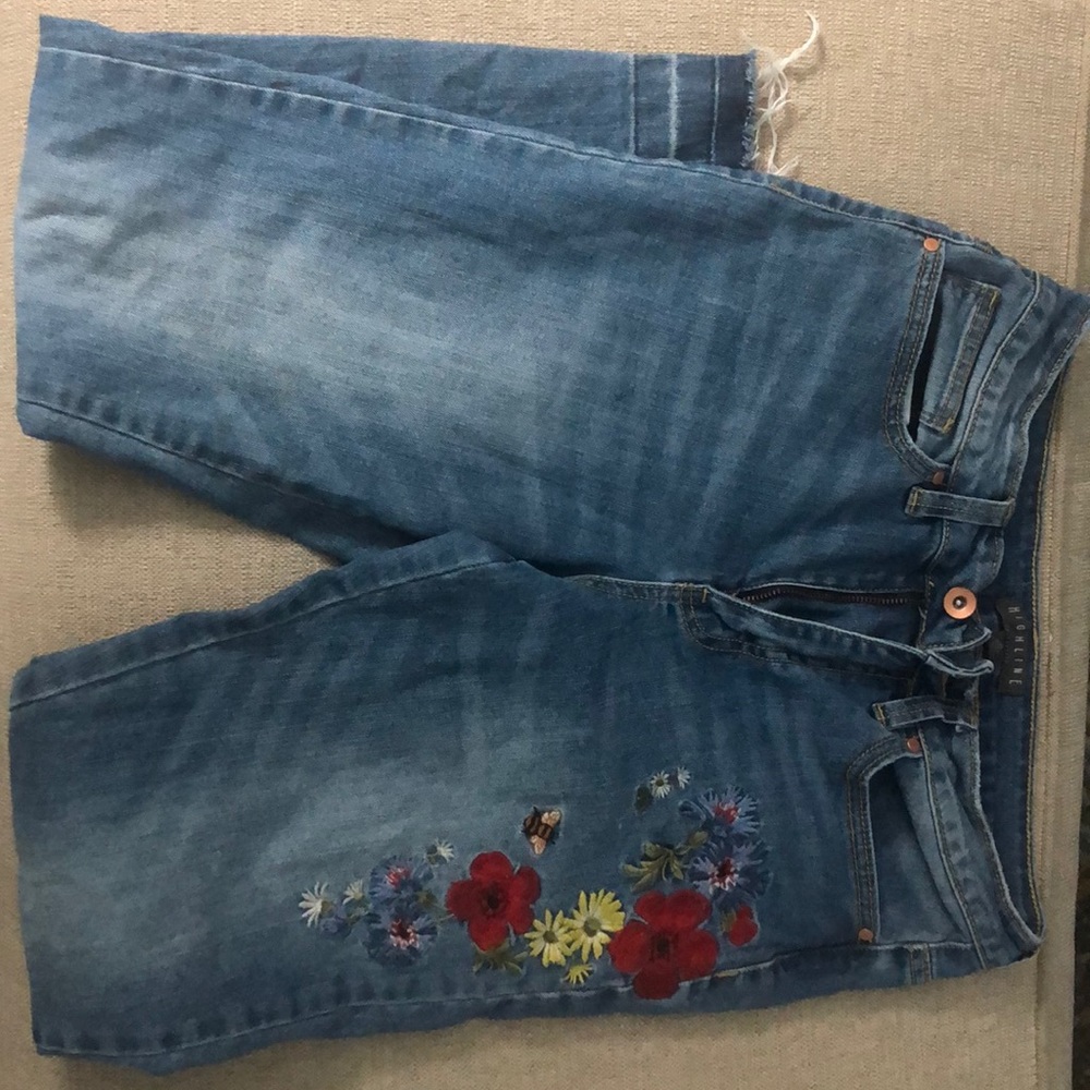 Highline ankle length jeans.